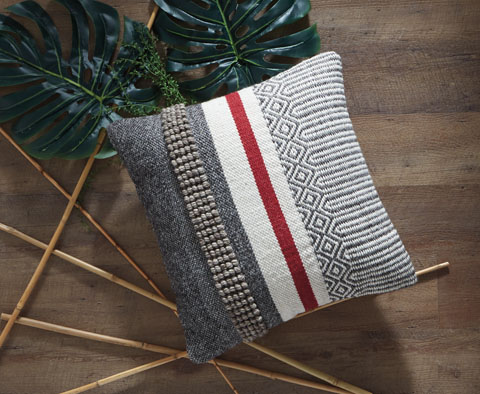 A1000449 Jevin Accent Pillows